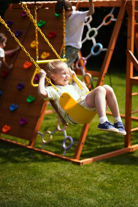 Avenlur Sycamore Backyard Climbing Set – 2 Swings, Trapeze Bar & Outdoor Fun AVNLR-SYCAMORE-NY