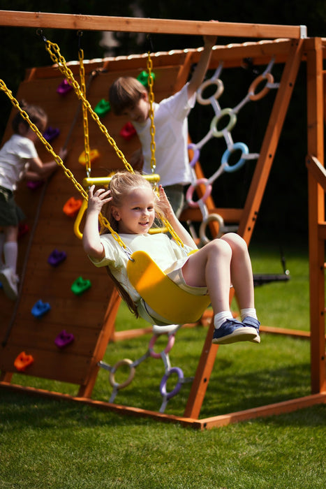 Avenlur Sycamore Backyard Climbing Set – 2 Swings, Trapeze Bar & Outdoor Fun AVNLR-SYCAMORE-NY