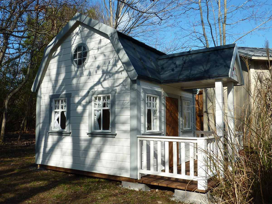 Whole Wood Playhouses Playhouse Grand Farmhouse 8x8